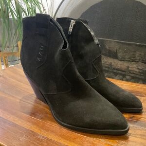Nine West Fainay Block Heel Pointy Toe Western Booties Size 7.5